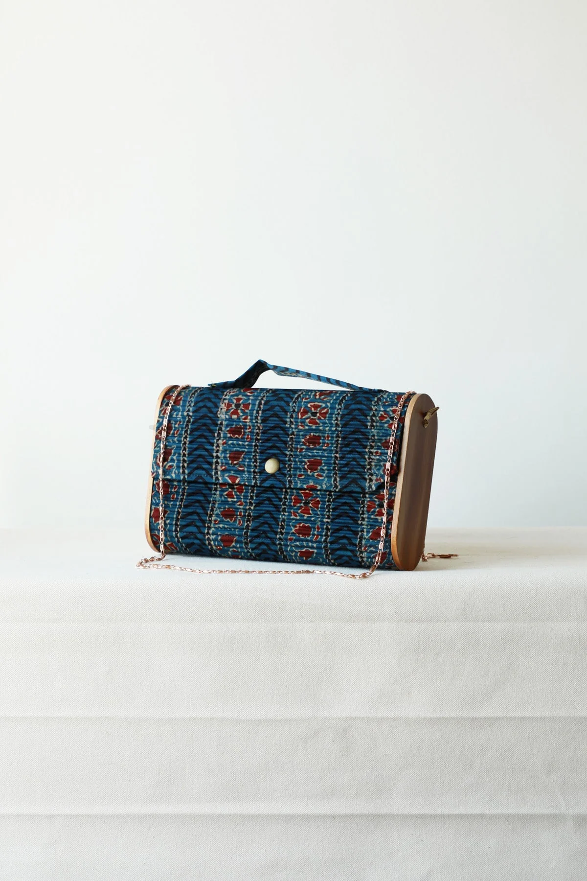 Zijde Upcycled Capsule Clutch - Image 5