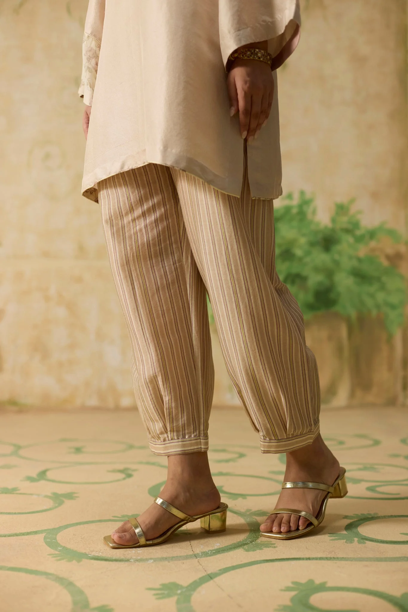 Zinnia Kurta Set - Pink and Beige - Image 4